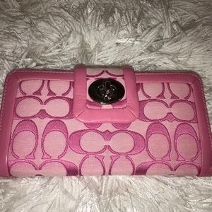 Coach wallet 🌷